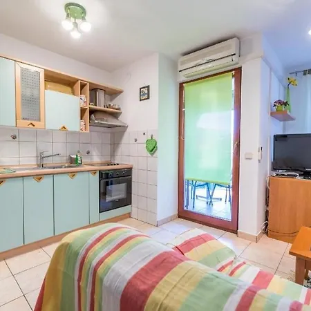 Apartman With Parking Space Baska, Krk - 22417 Baska (Krk)